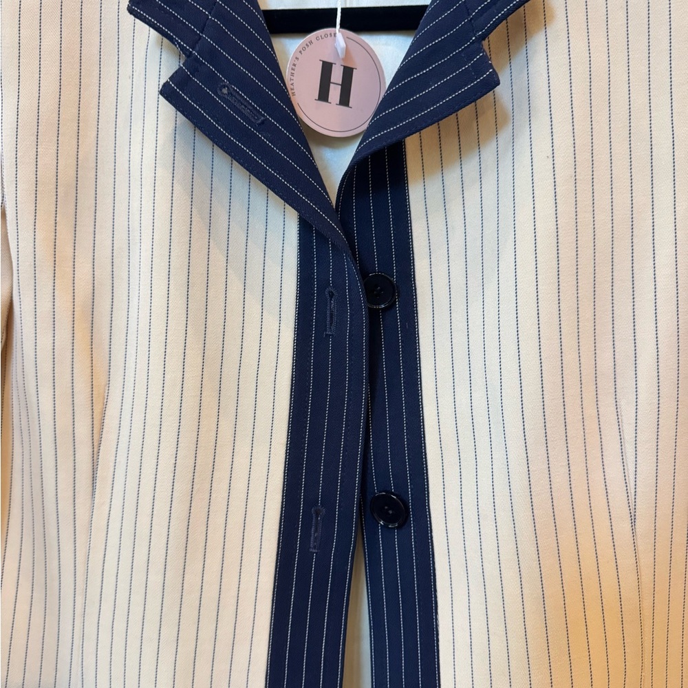 Givenchy Vintage Women's Cream and Navy Striped Blazer - Picture 7 of 8